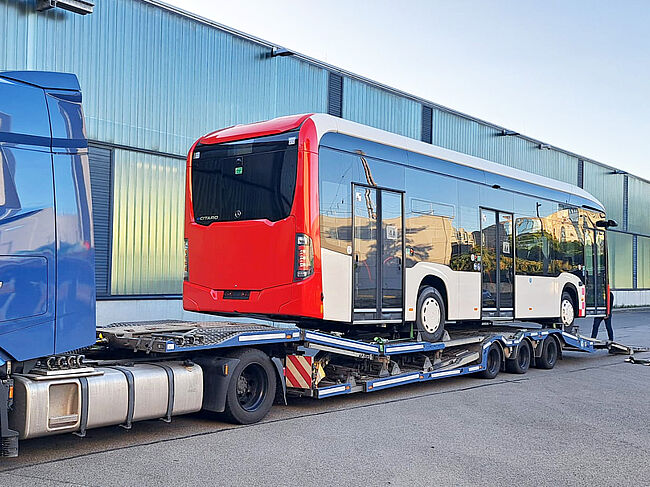 Ankunft der neuen E-Solobusse auf dem Betriebshof der SWO Mobil.