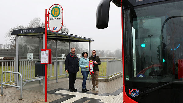 Pressetermin mit Vertreter für die barrierefreie Haltestelle L89/Ohrbeck in Hasbergen. 